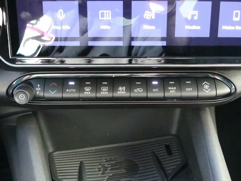 Alfa Romeo Junior IBRIDA TI 1.2 VGT 145PS DCT6 SCHIEBEDACH 05/2026-photo-29