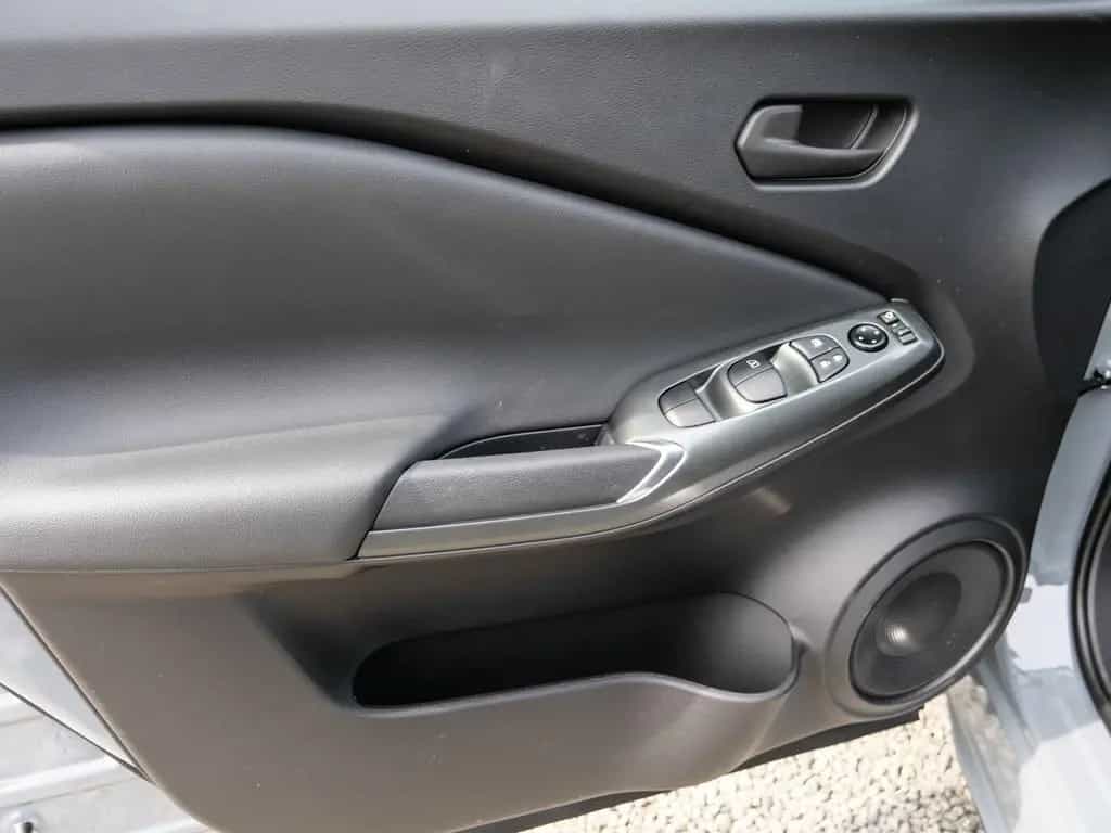 Nissan Juke Acenta 1.0 DIG-T 114PS 6MT Komfort-Paket Ni 04/2026-photo-18