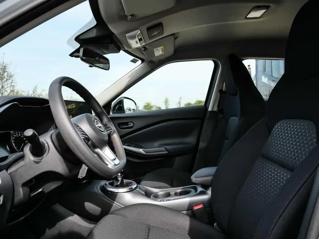 Nissan Juke Acenta 1.0 DIG-T 114PS 6MT Komfort-Paket Ni 04/2026-photo-5