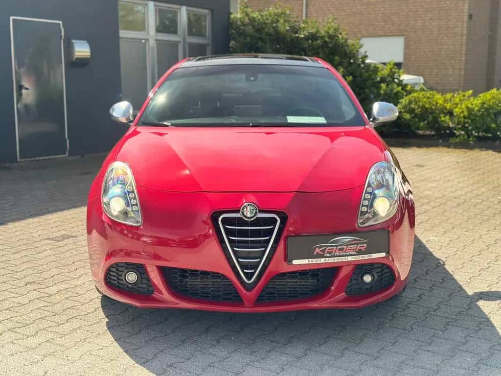 Alfa Romeo Giulietta Quadrifoglio Verde Pano Navi BiXenon 01/2014-photo-1