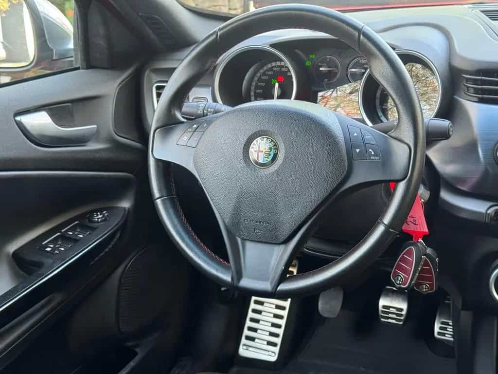 Alfa Romeo Giulietta Quadrifoglio Verde Pano Navi BiXenon 01/2014-photo-13