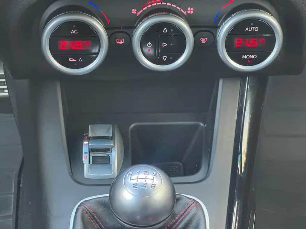 Alfa Romeo Giulietta Quadrifoglio Verde Pano Navi BiXenon 01/2014-photo-16