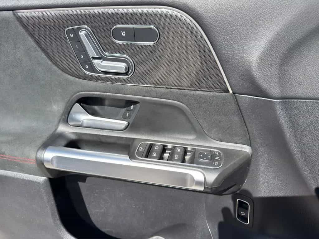 Mercedes-Benz GLB-Class 35 AMG 4Matic Pano Head-Up 02/2021-photo-11