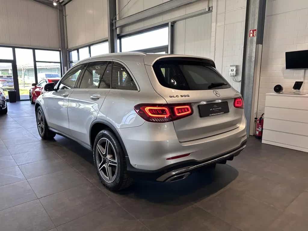 Mercedes-Benz GLC 300 4Matic *AMG, PANO, AHK, LED, SPURHALTE* 05/2020-photo-11
