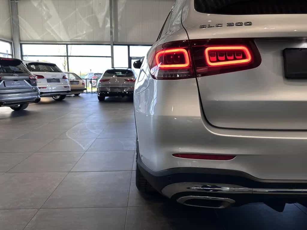 Mercedes-Benz GLC 300 4Matic *AMG, PANO, AHK, LED, SPURHALTE* 05/2020-photo-21