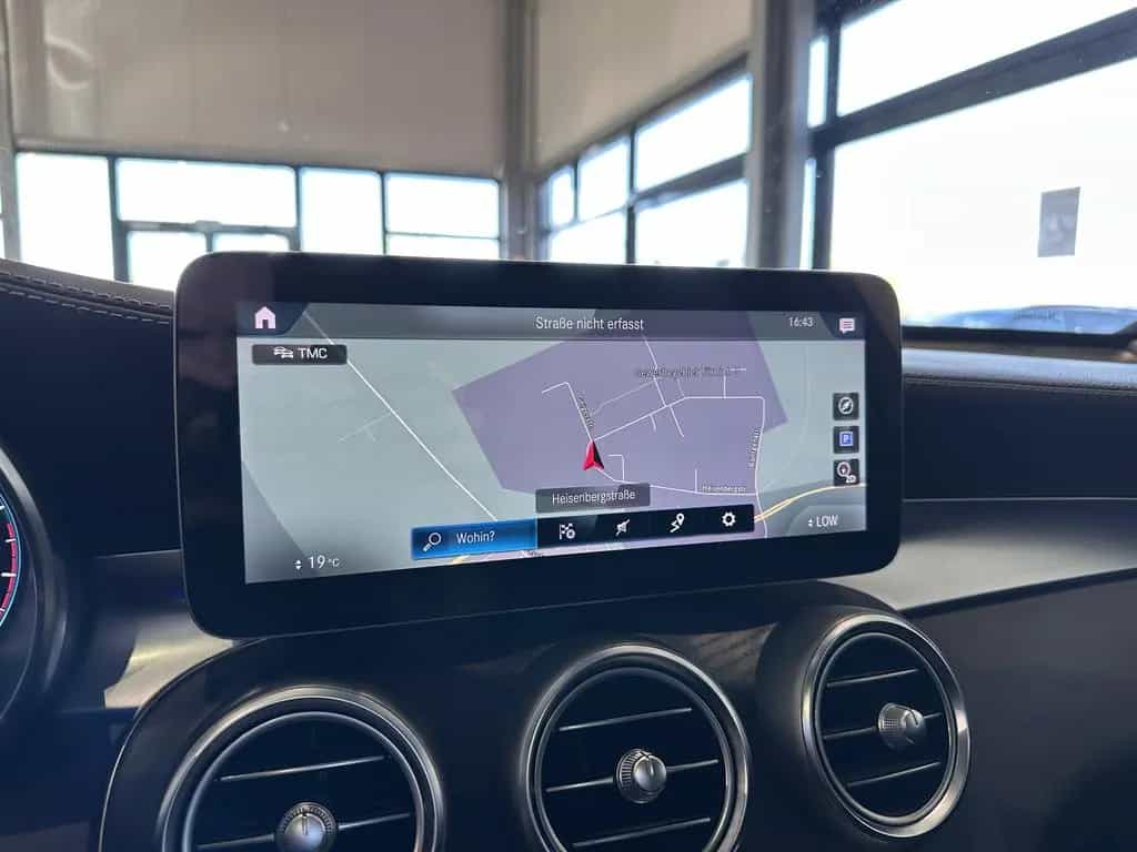 Mercedes-Benz GLC 300 4Matic *AMG, PANO, AHK, LED, SPURHALTE* 05/2020-photo-31