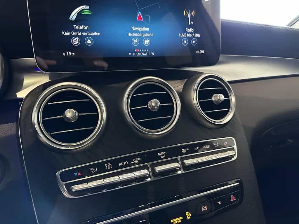 Mercedes-Benz GLC 300 4Matic *AMG, PANO, AHK, LED, SPURHALTE* 05/2020-photo-33