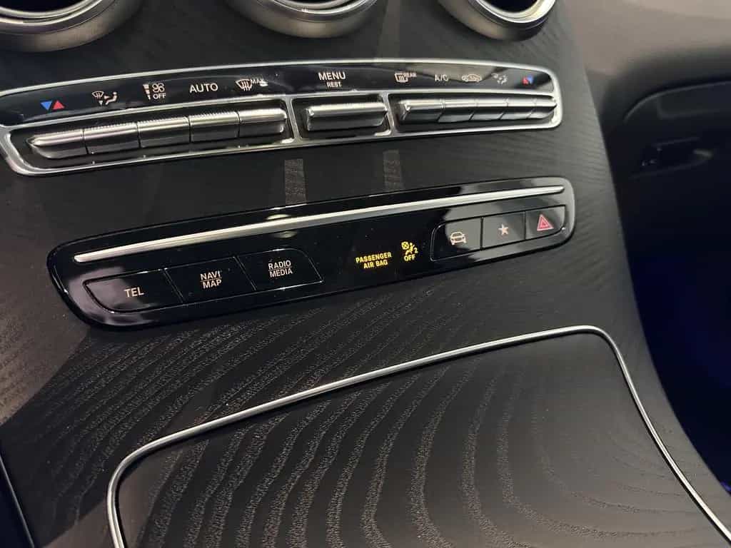 Mercedes-Benz GLC 300 4Matic *AMG, PANO, AHK, LED, SPURHALTE* 05/2020-photo-35