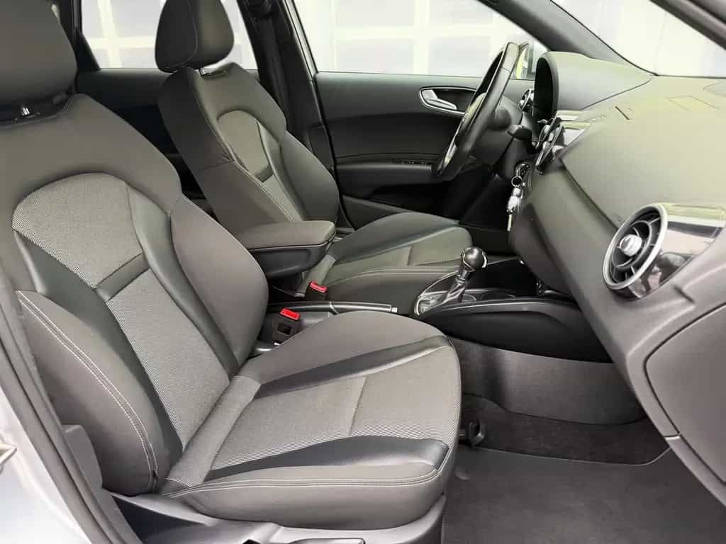 Audi A1 Sportback sport *Navi*Tempomat* 01/2018-photo-3