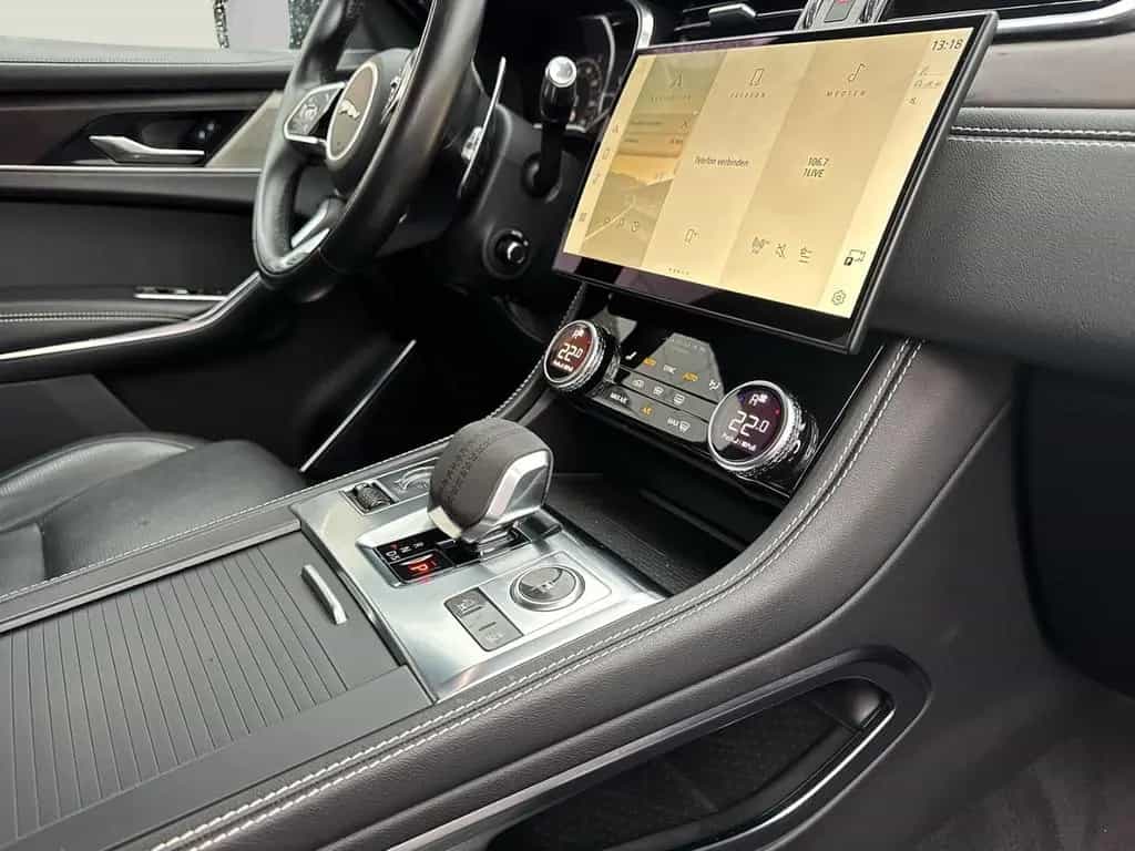 Jaguar F-Pace R-Dynamic SE AWD AHK-el. klappb. El. Fond 04/2022-photo-11