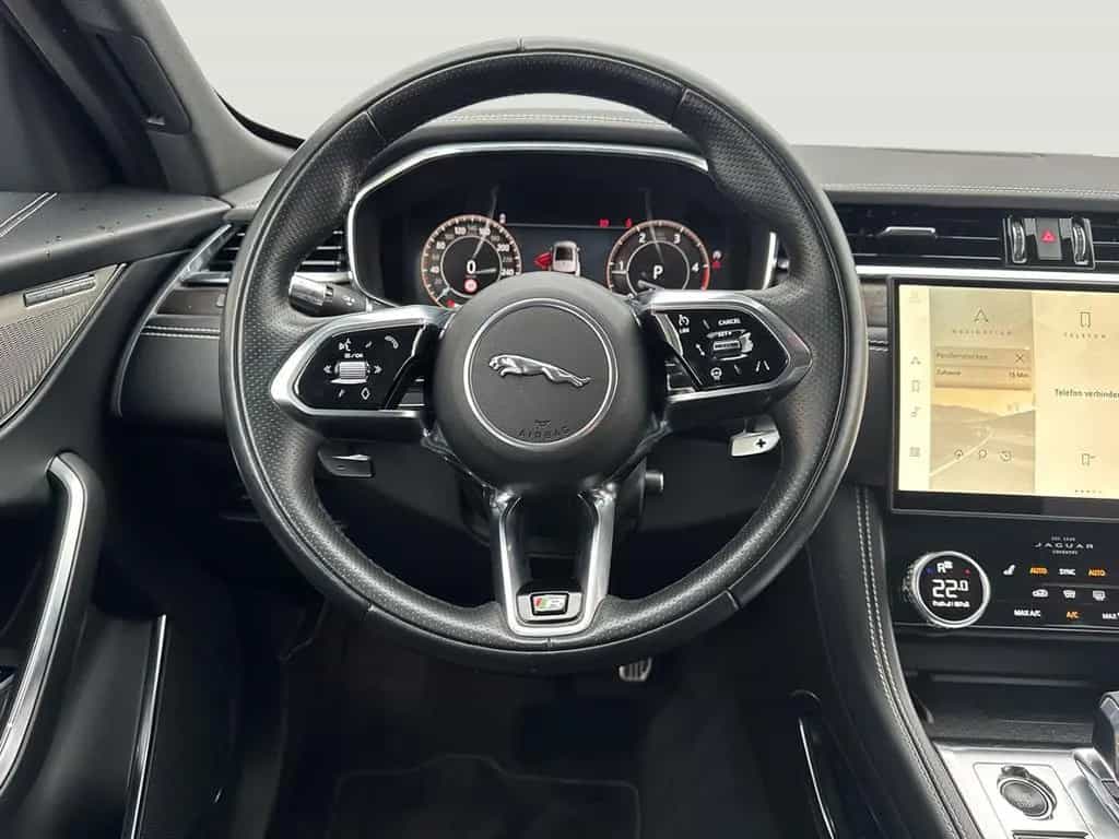 Jaguar F-Pace R-Dynamic SE AWD AHK-el. klappb. El. Fond 04/2022-photo-13