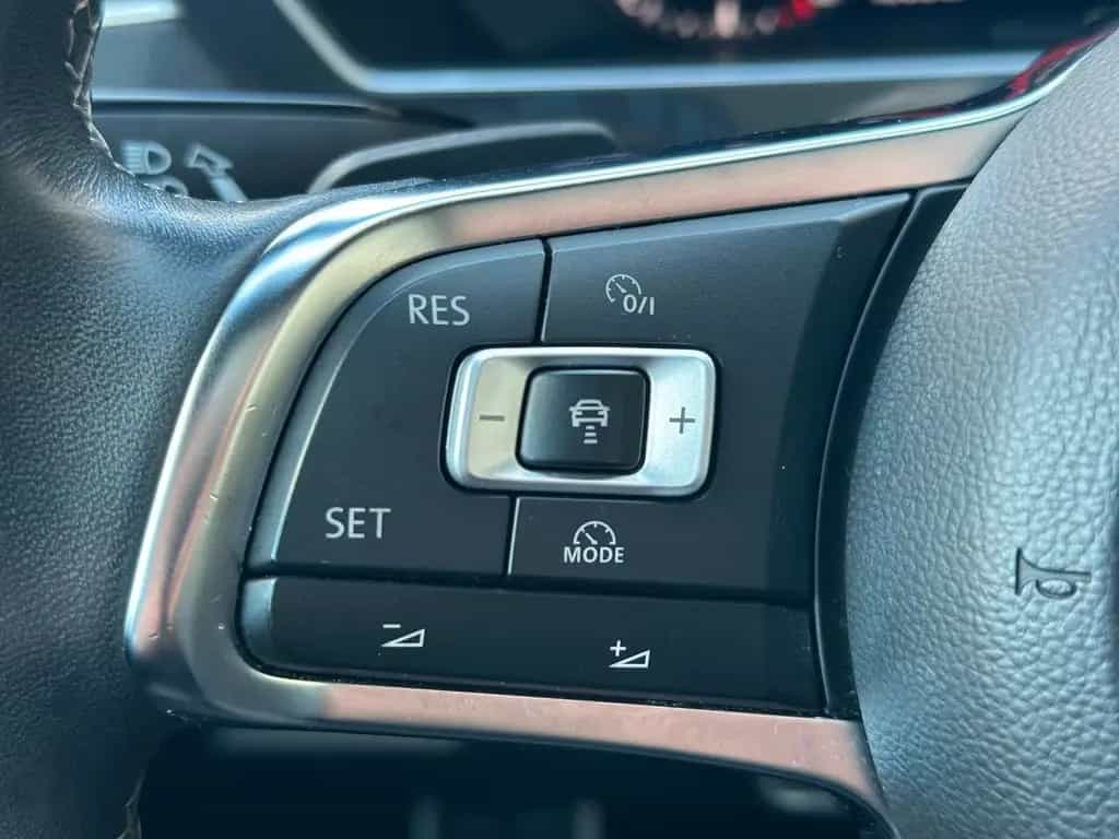 Volkswagen Tiguan R-Line 4M ACC Pano LED Memory RFK AHK DSG 01/2018-photo-18