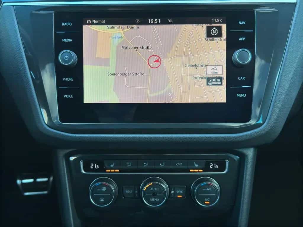 Volkswagen Tiguan R-Line 4M ACC Pano LED Memory RFK AHK DSG 01/2018-photo-20