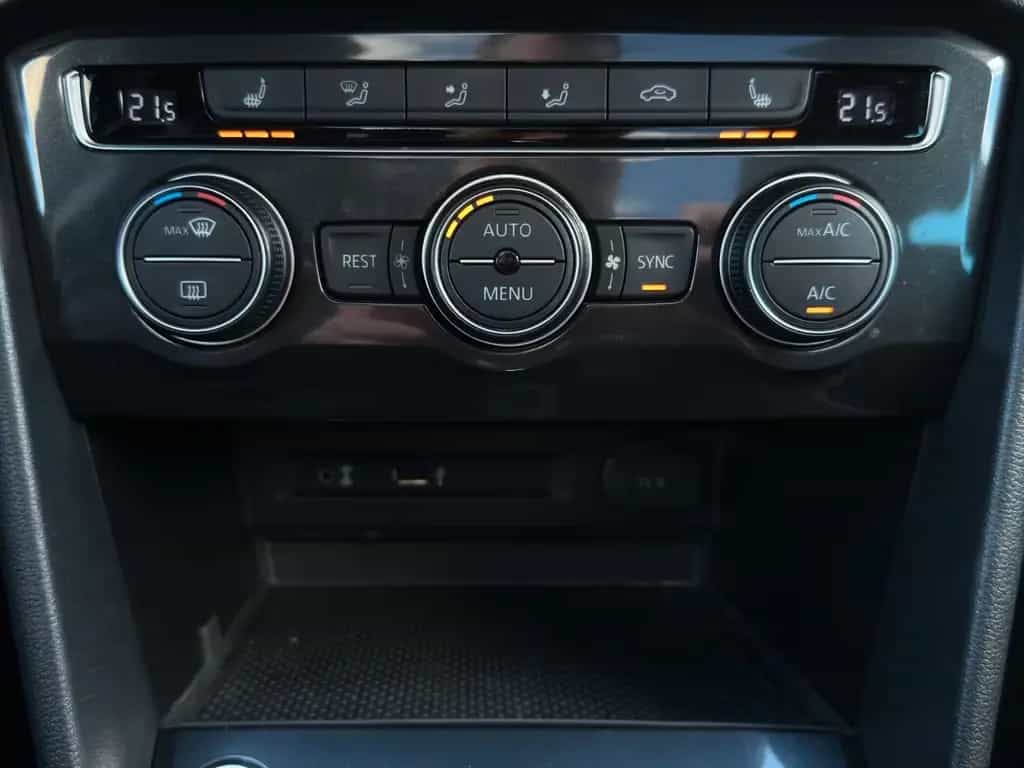 Volkswagen Tiguan R-Line 4M ACC Pano LED Memory RFK AHK DSG 01/2018-photo-21