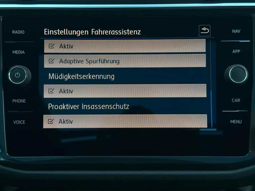 Volkswagen Tiguan R-Line 4M ACC Pano LED Memory RFK AHK DSG 01/2018-photo-26