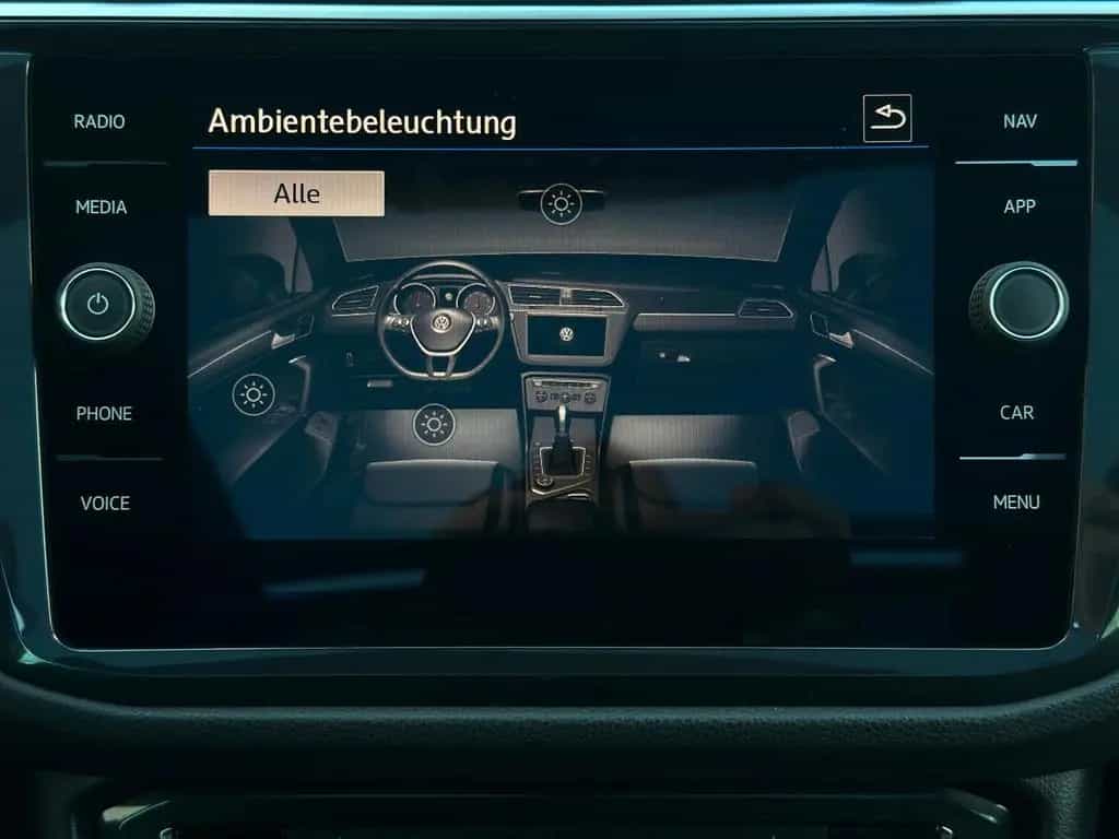 Volkswagen Tiguan R-Line 4M ACC Pano LED Memory RFK AHK DSG 01/2018-photo-27