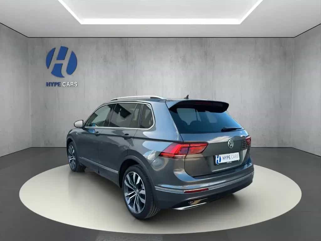 Volkswagen Tiguan R-Line 4M ACC Pano LED Memory RFK AHK DSG 01/2018-photo-4