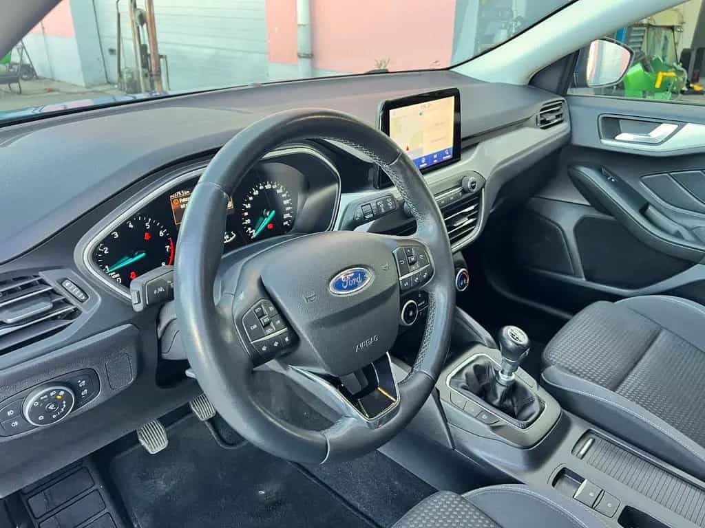 Ford Focus Lim. Cool & Connect 12/2020-photo-9