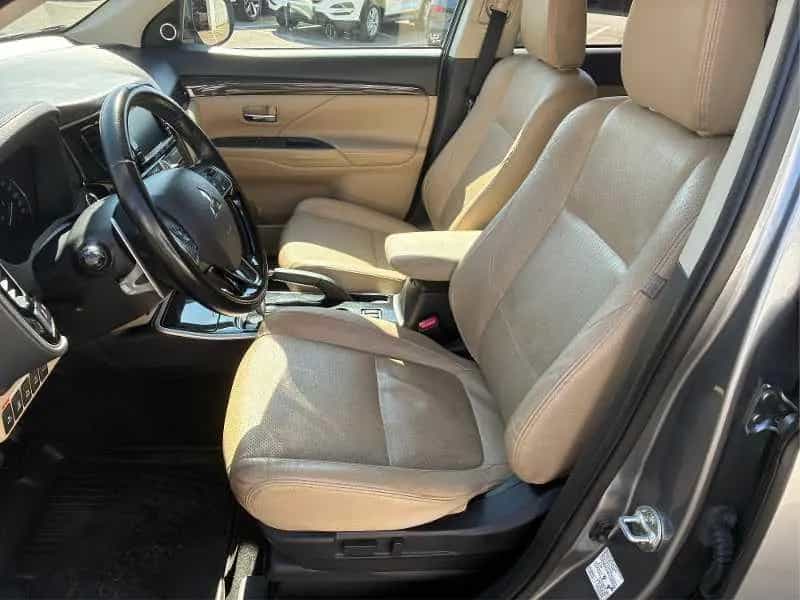 Mitsubishi Outlander 2.0 4WD CVT 7-Sitzer, Top 10/2017-photo-13
