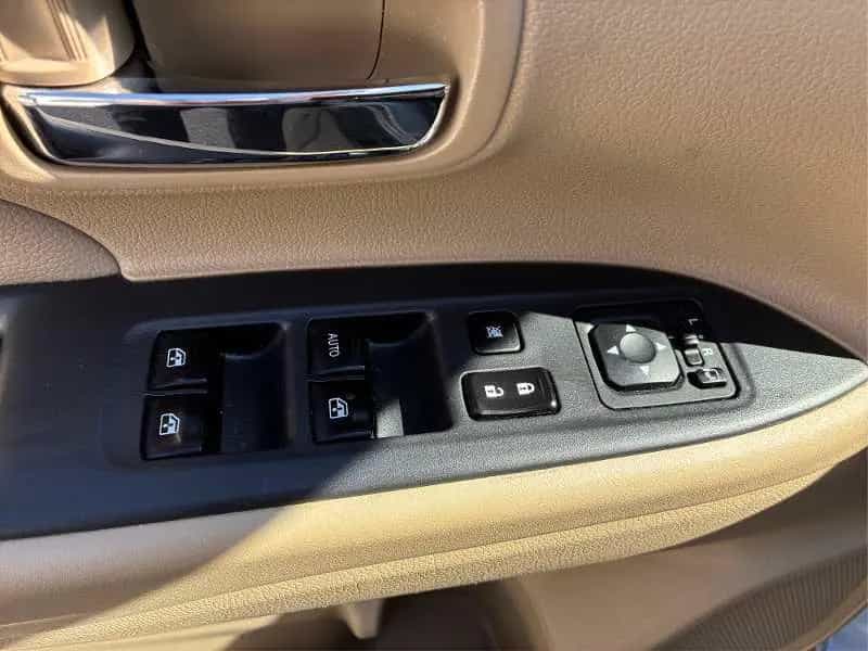 Mitsubishi Outlander 2.0 4WD CVT 7-Sitzer, Top 10/2017-photo-14