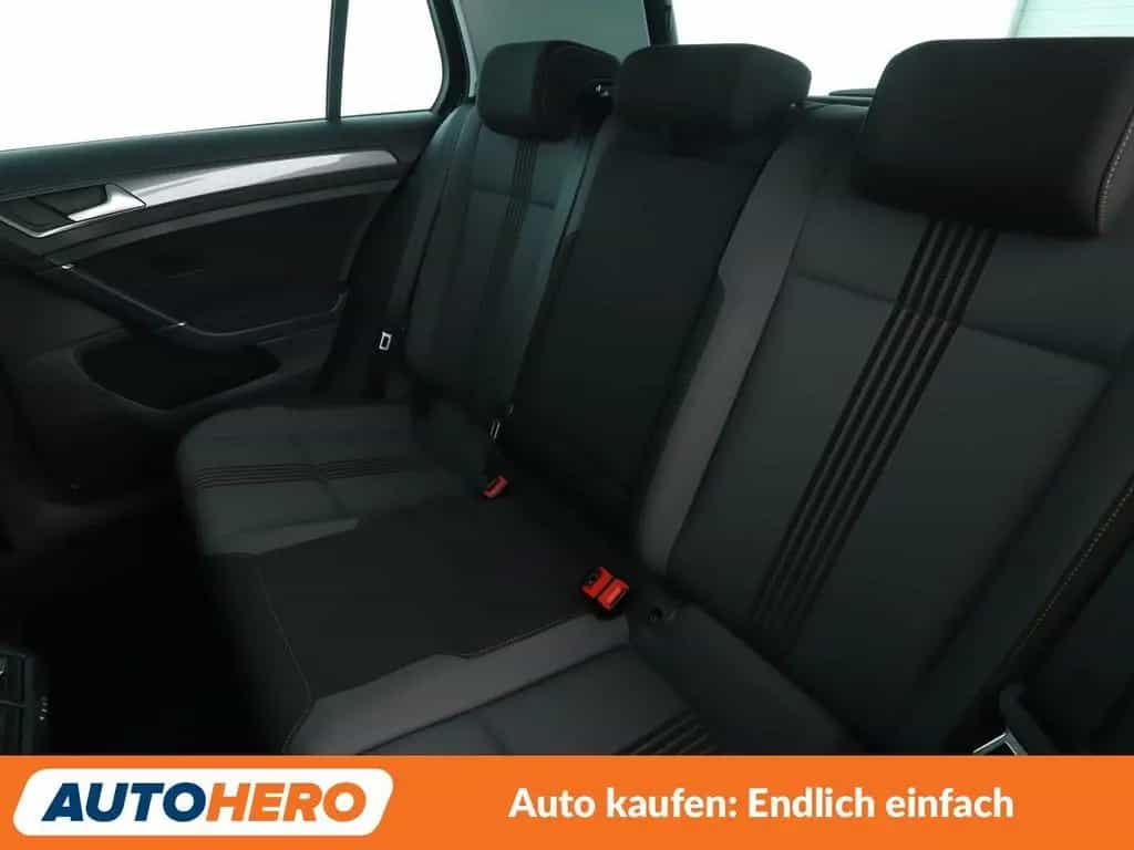 Volkswagen Golf VII 1.2 TSI Allstar BMT*PDC*SHZ*NAVI*KLIMA 05/2016-photo-13