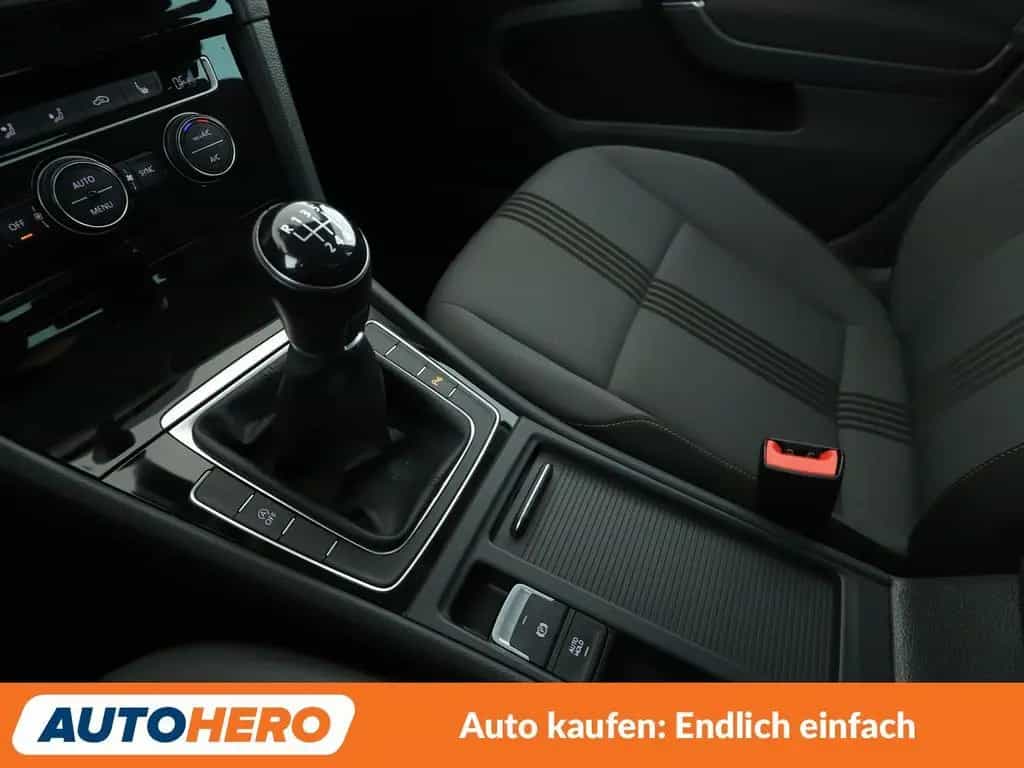 Volkswagen Golf VII 1.2 TSI Allstar BMT*PDC*SHZ*NAVI*KLIMA 05/2016-photo-23