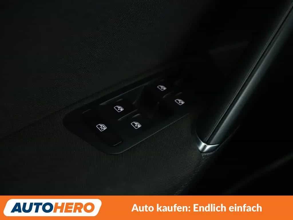 Volkswagen Golf VII 1.2 TSI Allstar BMT*PDC*SHZ*NAVI*KLIMA 05/2016-photo-24