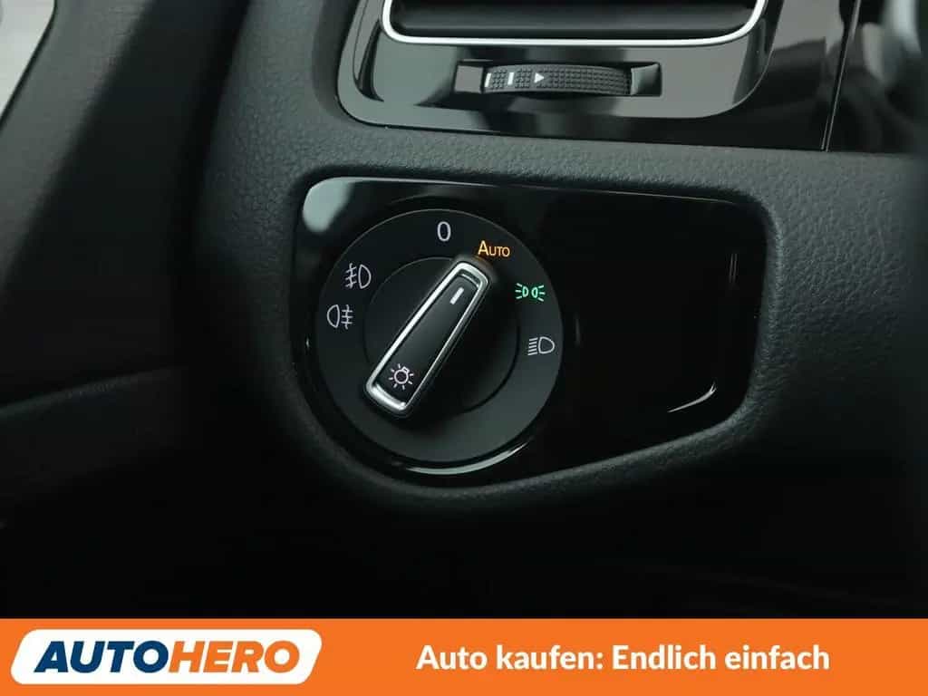 Volkswagen Golf VII 1.2 TSI Allstar BMT*PDC*SHZ*NAVI*KLIMA 05/2016-photo-25
