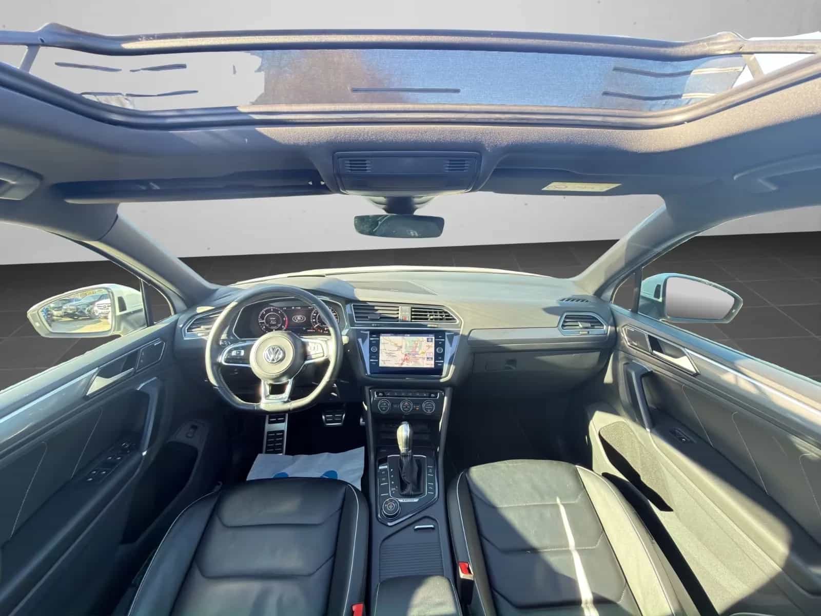 Volkswagen Tiguan 02/2018-photo-12
