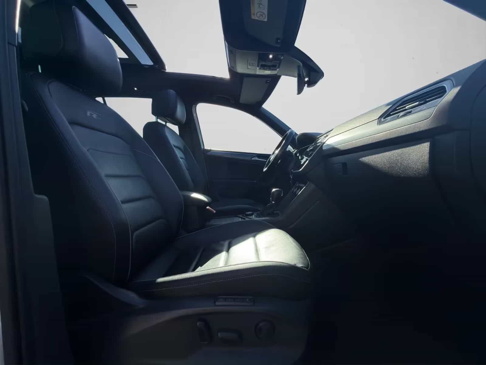 Volkswagen Tiguan 02/2018-photo-14