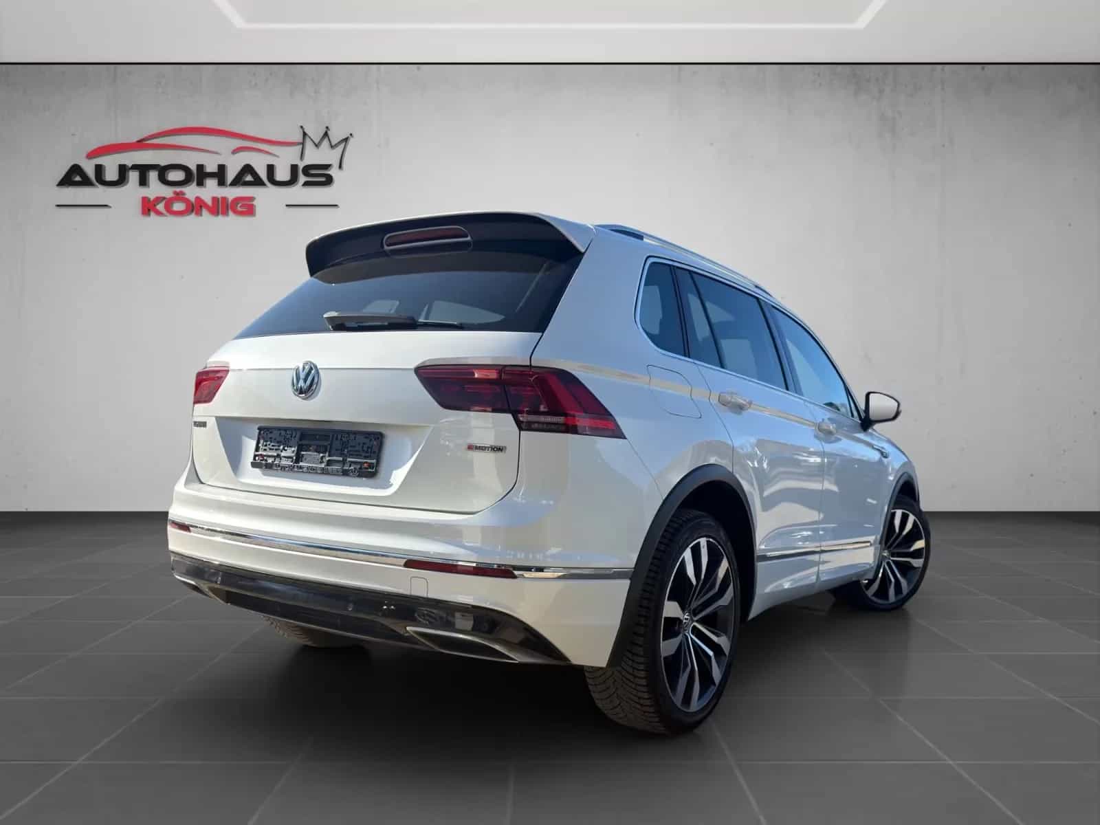 Volkswagen Tiguan 02/2018-photo-8