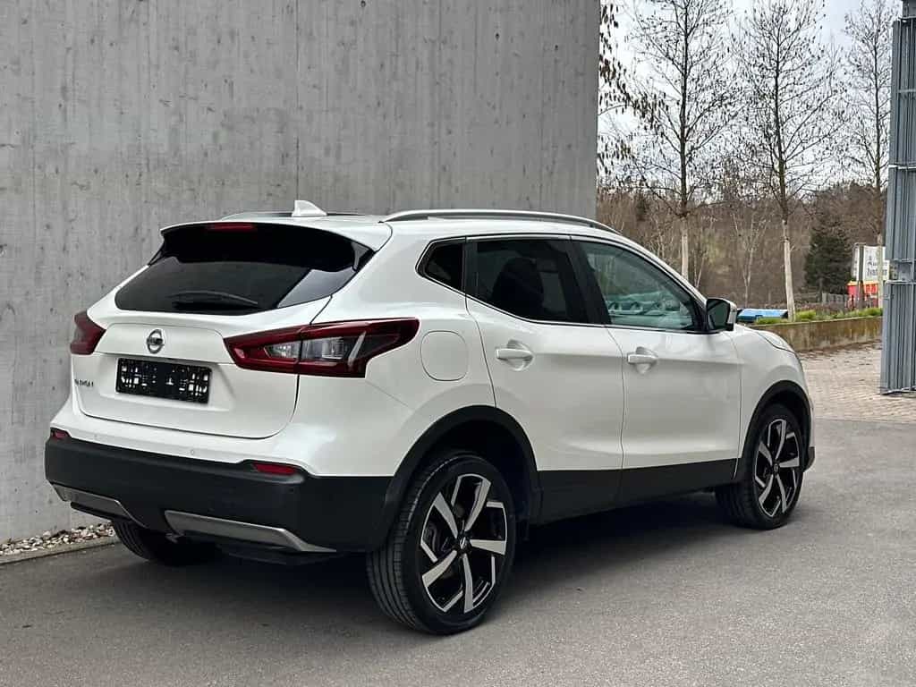 Nissan Qashqai 1.7 dCi Tekna 4x4 *PANO*LED*360° KAMERA* 06/2020-photo-2