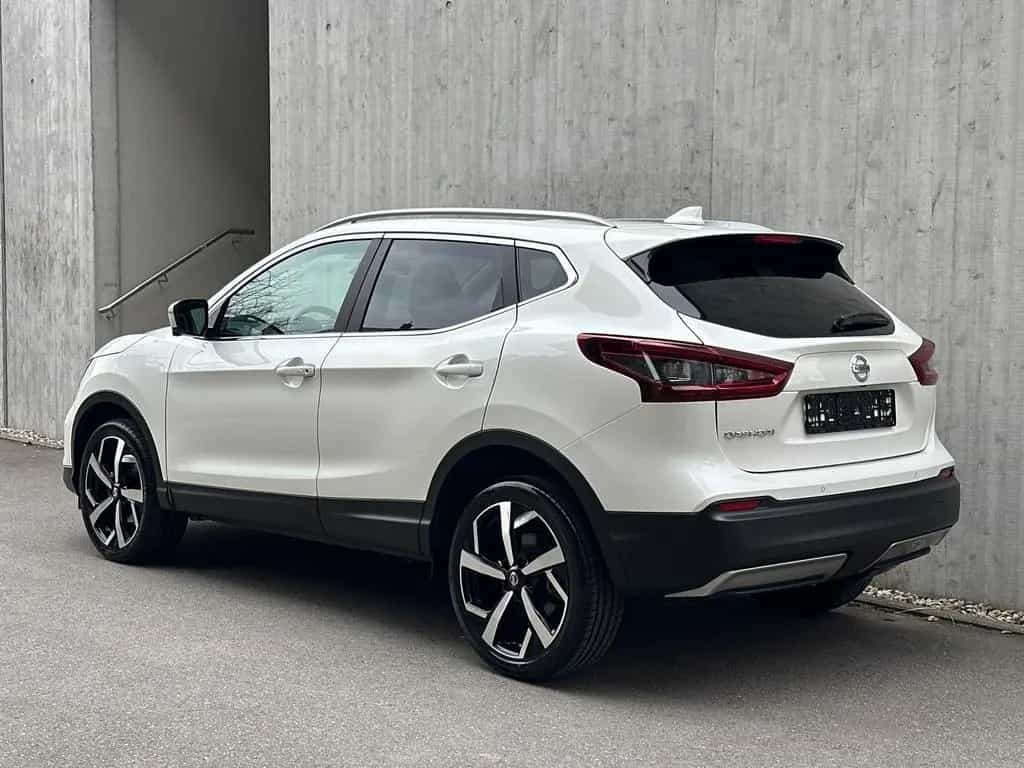 Nissan Qashqai 1.7 dCi Tekna 4x4 *PANO*LED*360° KAMERA* 06/2020-photo-3