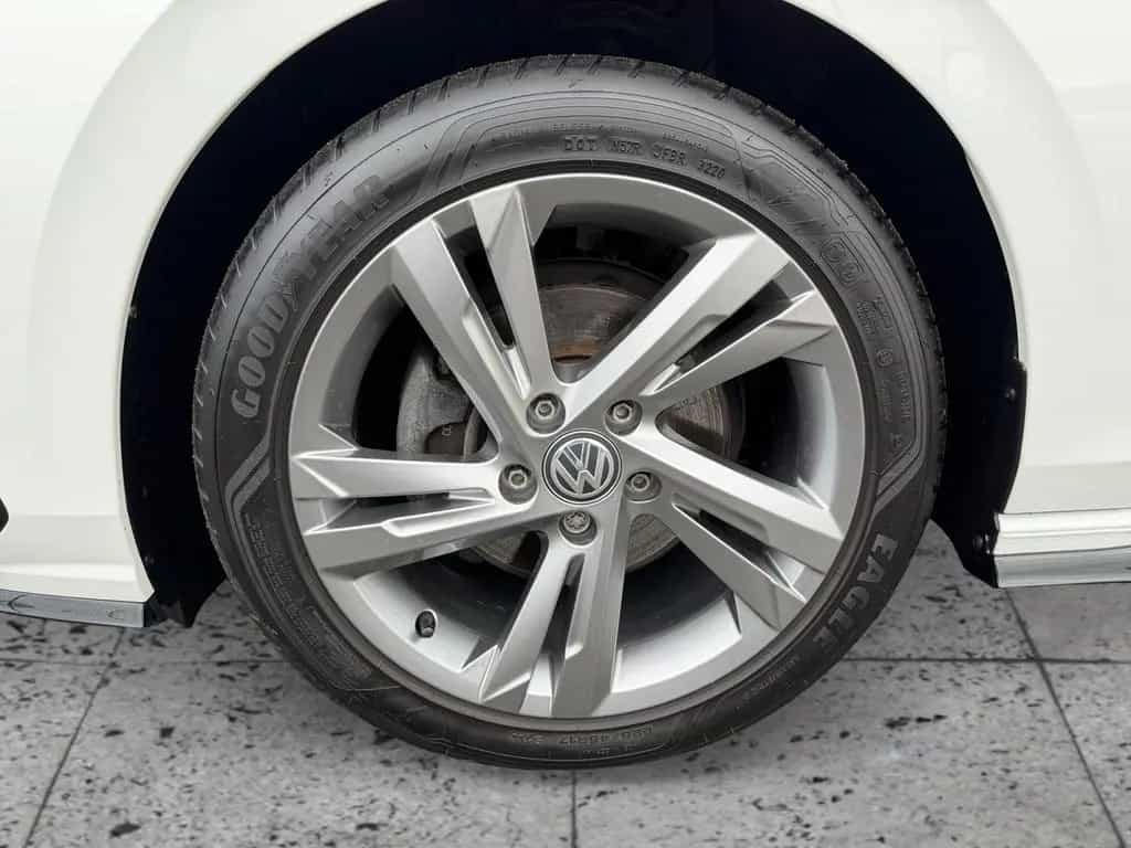 Volkswagen Golf VIII 1.5 TSI R-LINE LEDplus+NAV+ACC+SHZ+RFK 10/2020-photo-7