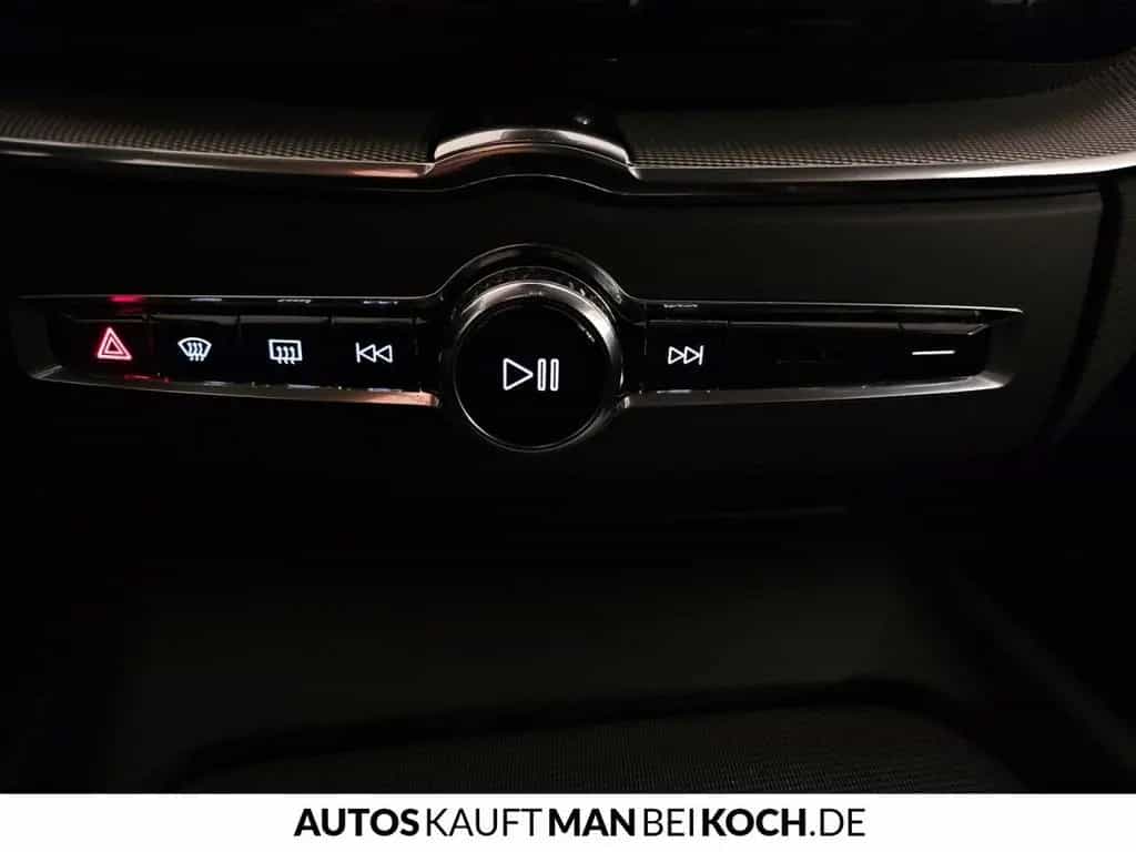Volvo XC60 B4 D Plus Dark ACC BLIS AHK 4xSHz MEM VLED 01/2024-photo-30
