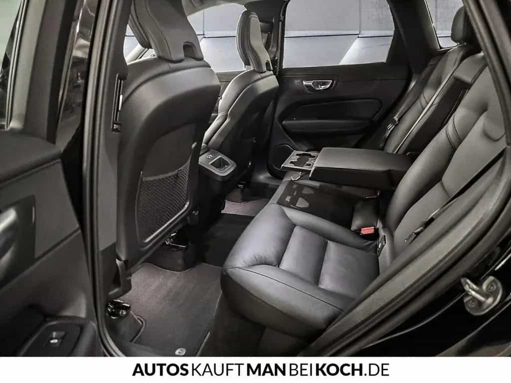 Volvo XC60 B4 D Plus Dark ACC BLIS AHK 4xSHz MEM VLED 01/2024-photo-7
