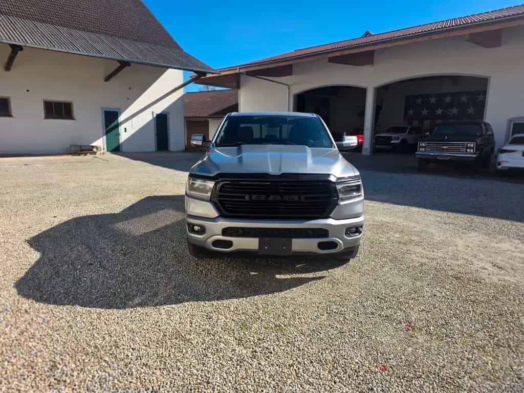 Dodge Ram 1500 5,7 Hemi BigHorn 4x4 + New TUV 07/2021-photo-0