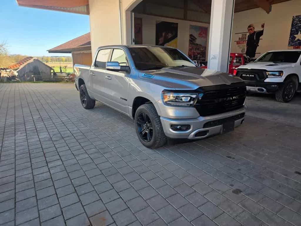Dodge Ram 1500 5,7 Hemi BigHorn 4x4 + New TUV 07/2021-photo-12