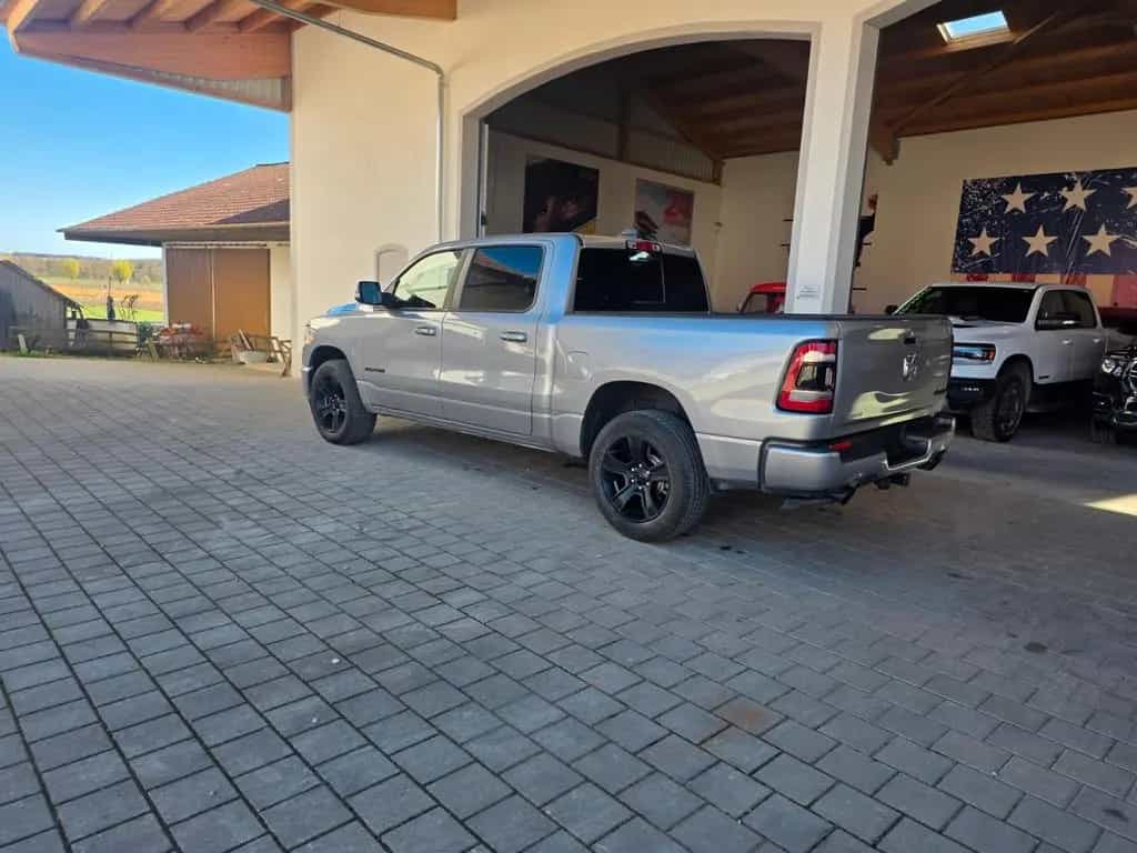 Dodge Ram 1500 5,7 Hemi BigHorn 4x4 + New TUV 07/2021-photo-15