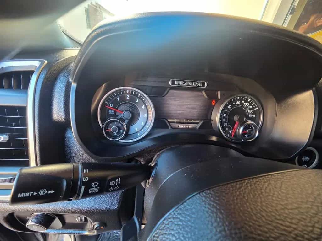 Dodge Ram 1500 5,7 Hemi BigHorn 4x4 + New TUV 07/2021-photo-19