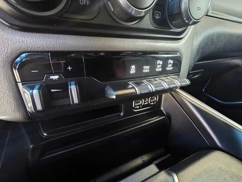 Dodge Ram 1500 5,7 Hemi BigHorn 4x4 + New TUV 07/2021-photo-20