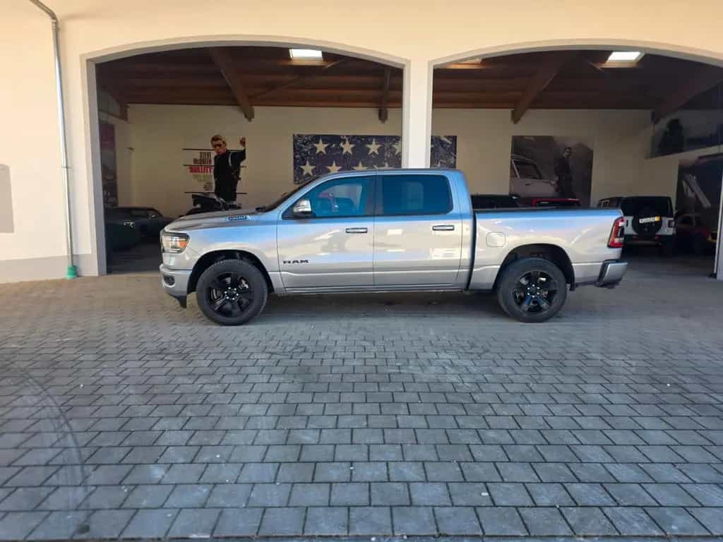 Dodge Ram 1500 5,7 Hemi BigHorn 4x4 + New TUV 07/2021-photo-21