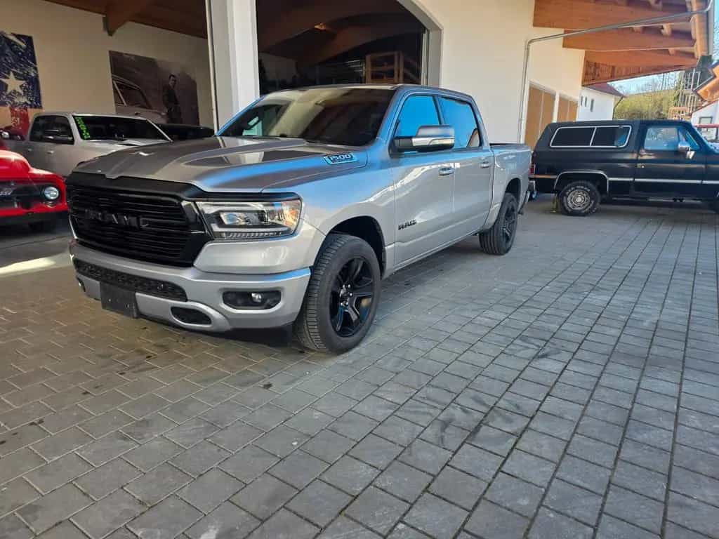 Dodge Ram 1500 5,7 Hemi BigHorn 4x4 + New TUV 07/2021-photo-4