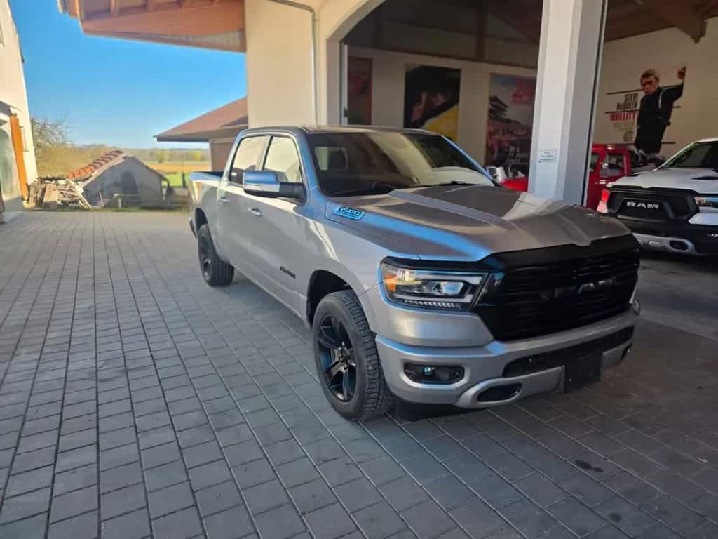 Dodge Ram 1500 5,7 Hemi BigHorn 4x4 + New TUV 07/2021-photo-5