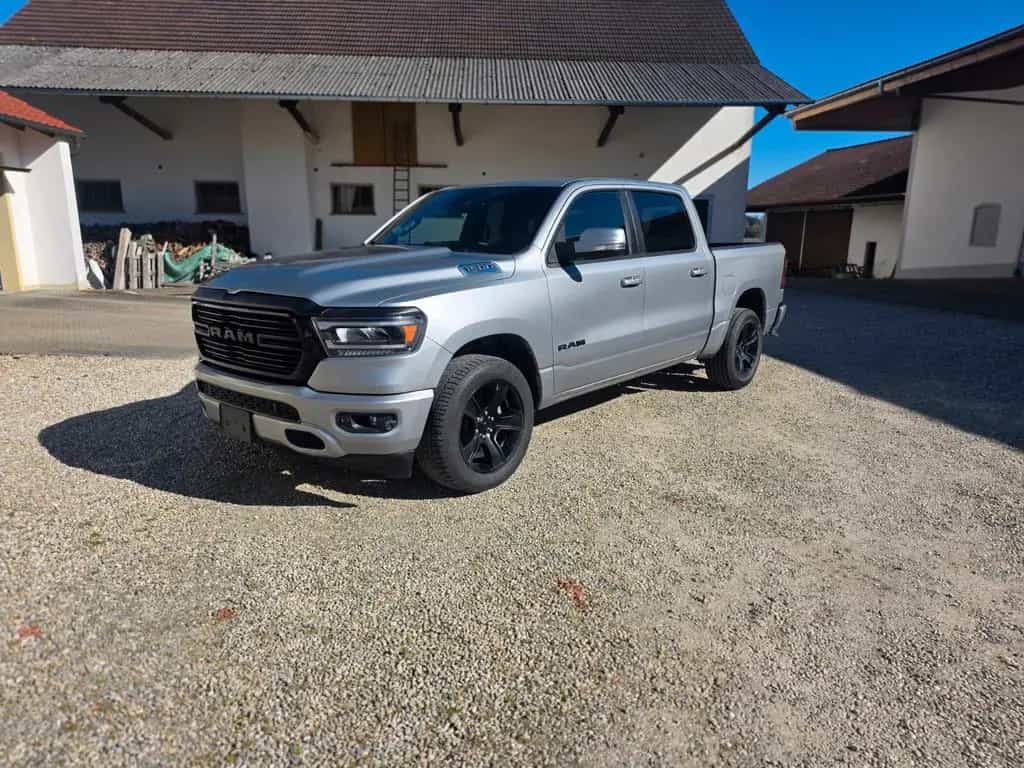Dodge Ram 1500 5,7 Hemi BigHorn 4x4 + New TUV 07/2021-photo-7