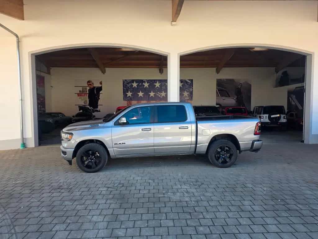 Dodge Ram 1500 5,7 Hemi BigHorn 4x4 + New TUV 07/2021-photo-9