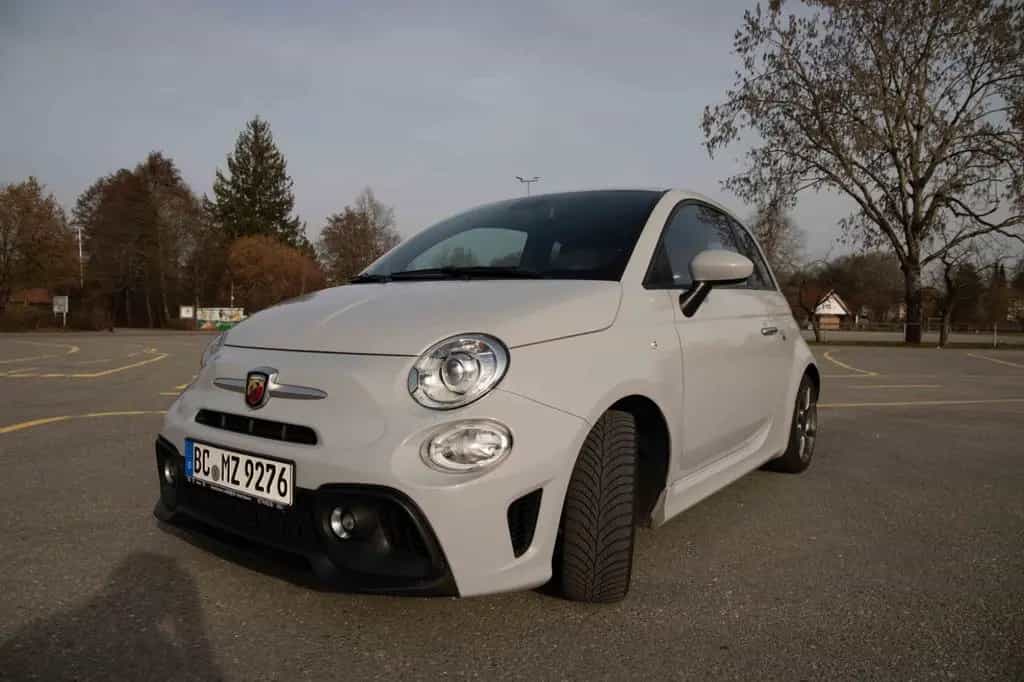 Abarth 595 165 PS | Campovolo Grau | Tech-/Design-/Styl 12/2022-photo-0