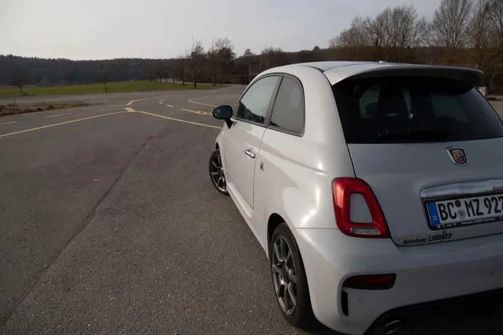 Abarth 595 165 PS | Campovolo Grau | Tech-/Design-/Styl 12/2022-photo-2