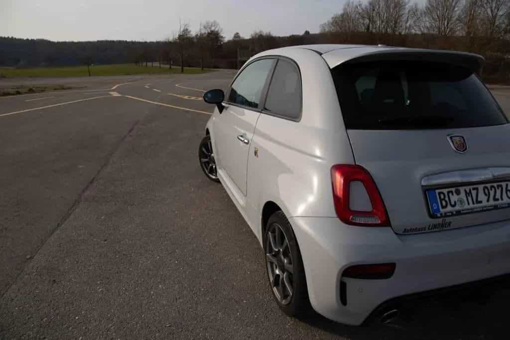 Abarth 595 165 PS | Campovolo Grau | Tech-/Design-/Styl 12/2022-photo-3