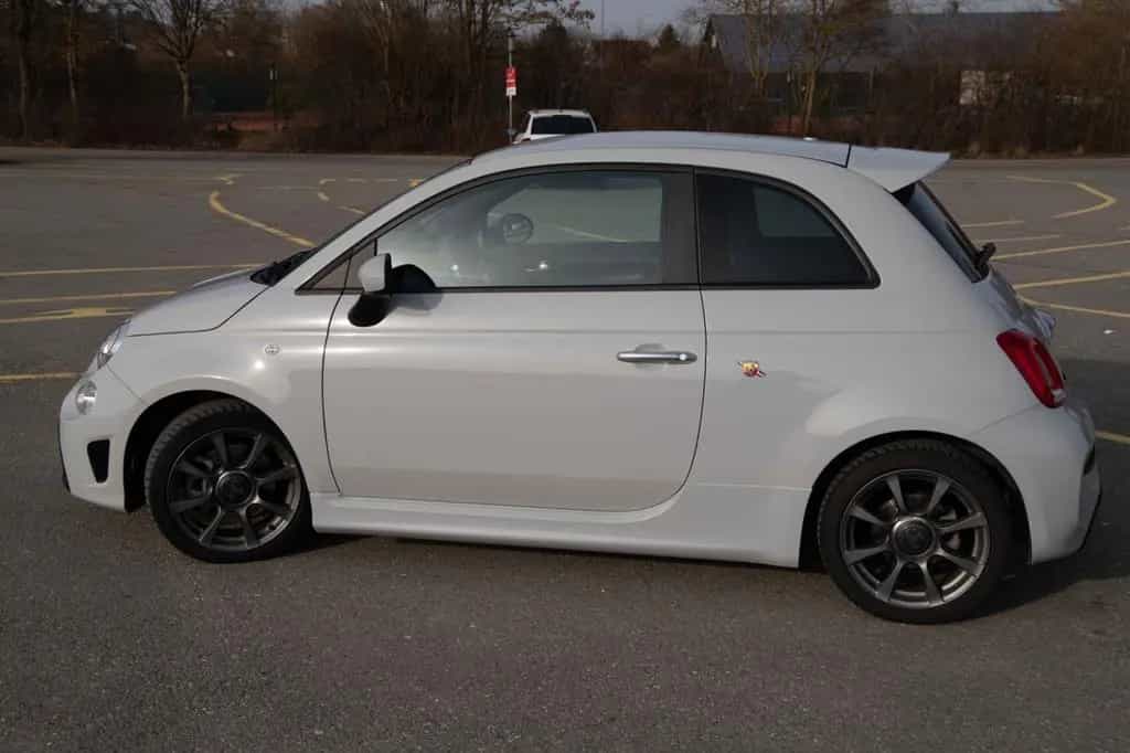 Abarth 595 165 PS | Campovolo Grau | Tech-/Design-/Styl 12/2022-photo-4